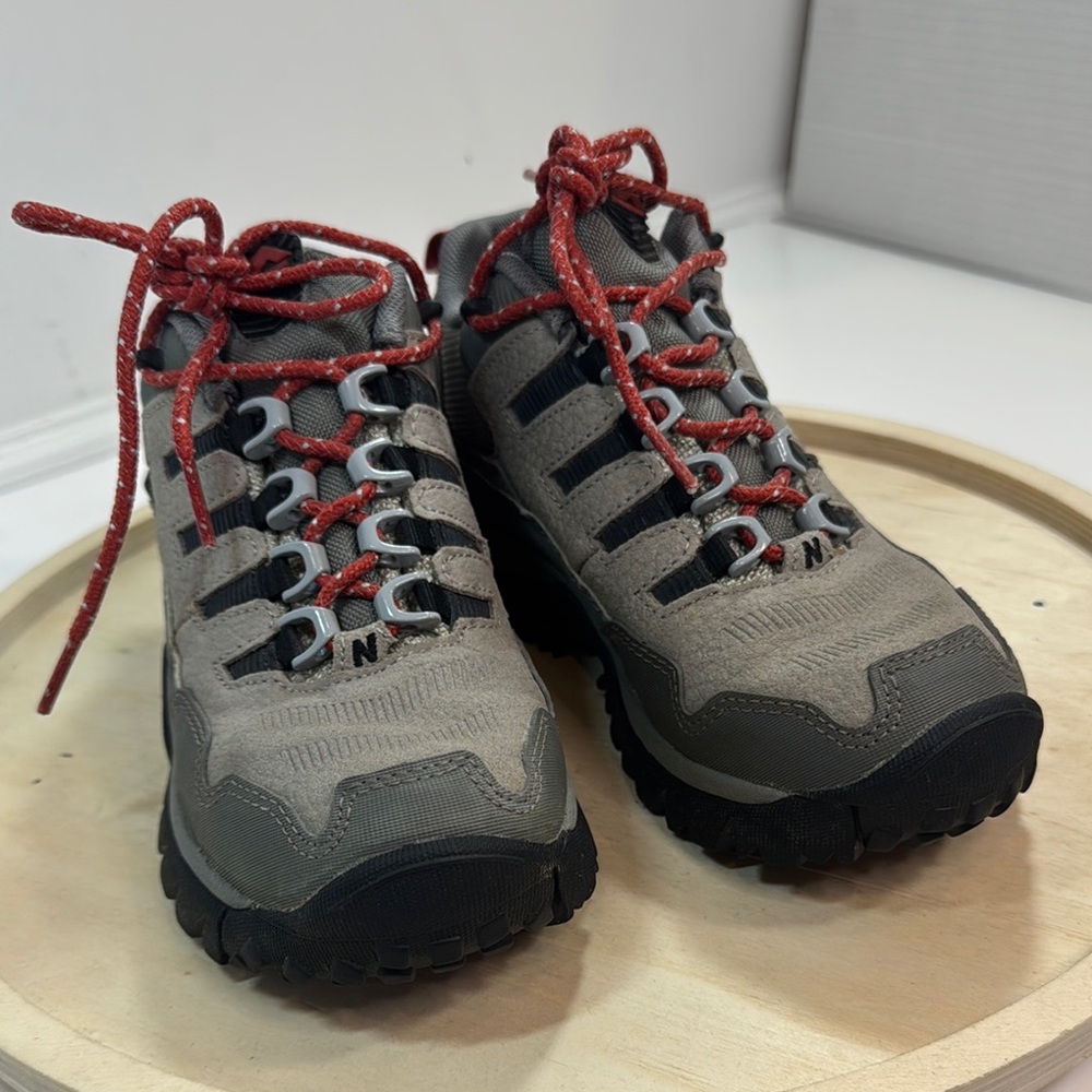 New Balance 901 Adventure Trail Hiking Sneakers Size 6